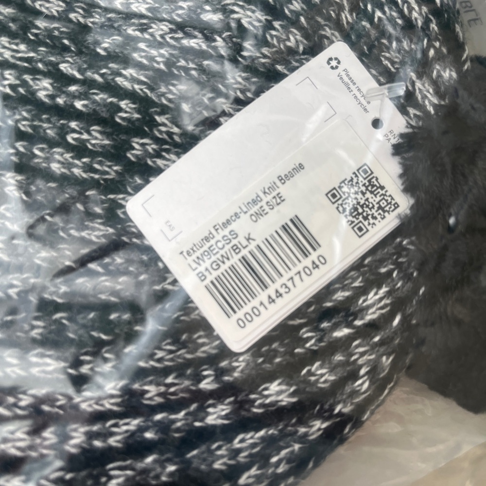 Lululemon Women's Textured Fleece-Lined Knit Beanie - Picture 3 of 4